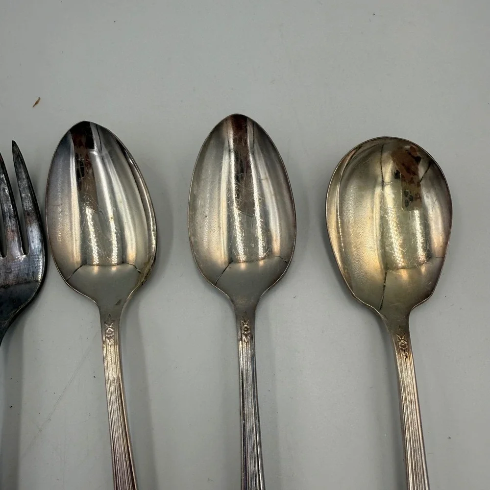 Wm Rogers IS Silver Plate Flatware Set 8pc 1939 Adoration Pattern Floral Vintage